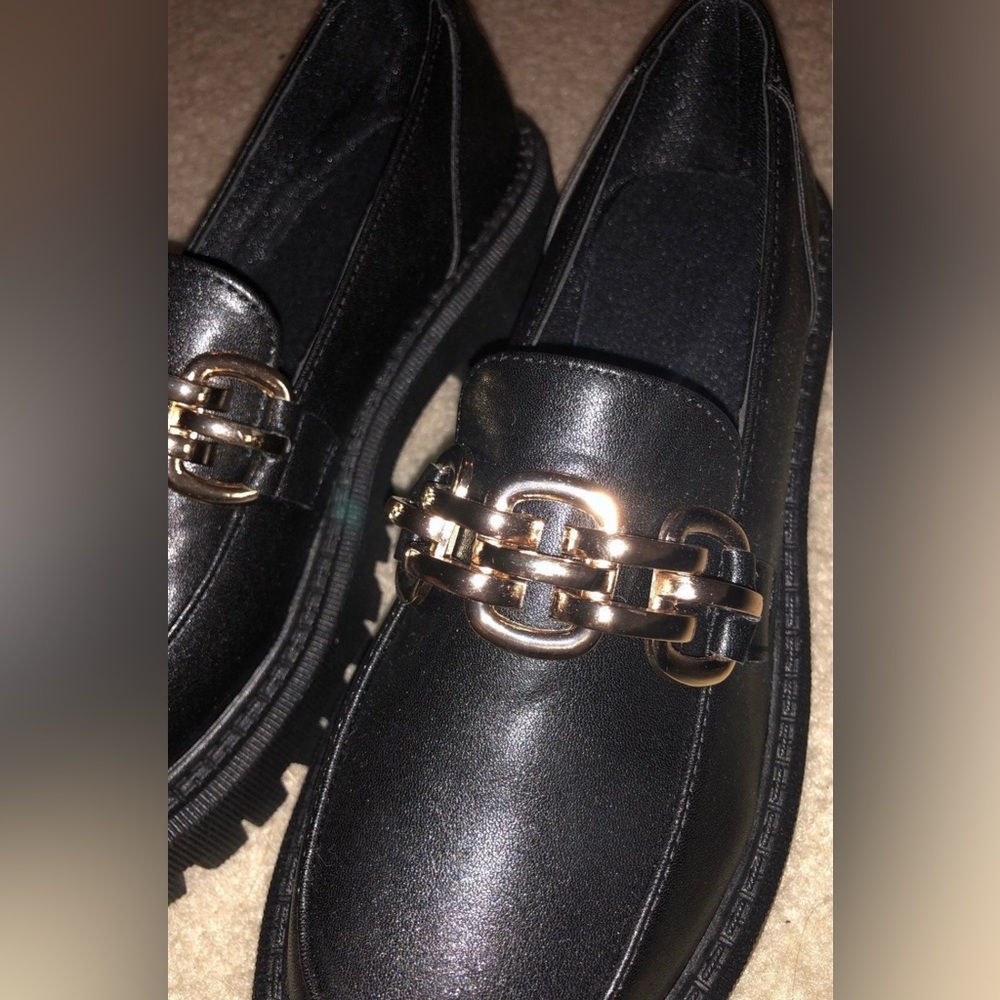 Shoes - Picture 5 of 8